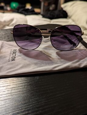 Kenneth Cole Reaction KC1359 32B Women's Sunglasses